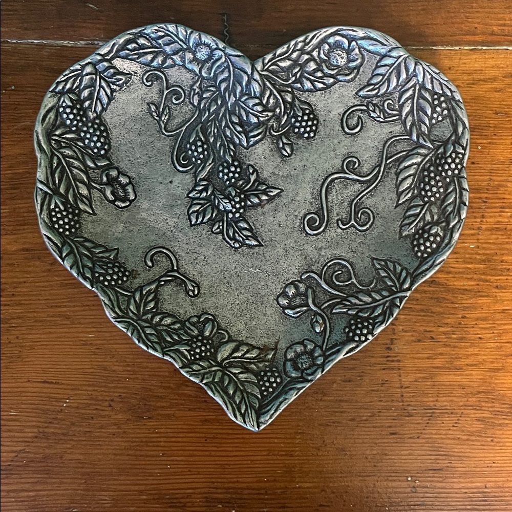 Carson Statesmetal Heart-Shaped Silver Decorative Plate
